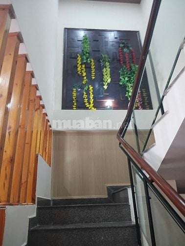 Nhà 2 tầng, 5,5 tỷ, Sau lưng nhà bác Nguyễn Bá Thanh