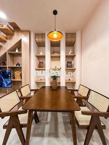 Cần bán gấp căn nhà. quốc lộ 13 phường 26. bình thạnh