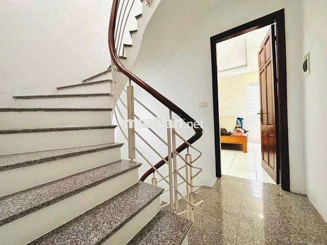 Trần Hoà- Đại Kim- Kim Giang. 38m 5 tầng 6 ngủ hơn 6.x tỷ