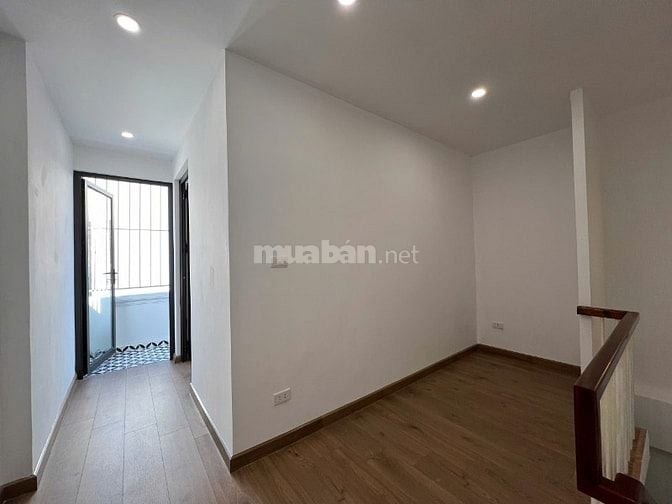 Bán Nhà Bạch Đằng Hai Bà Trưng 24m 4 tầng 3 ngủ Đủ đồ gần phố 5 tỷ xx