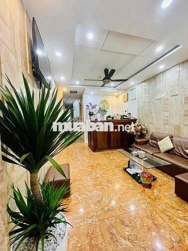 🏢Bán Khách sạn đừờng 11m Hùng Vương khu phố tây,cách biển 300m