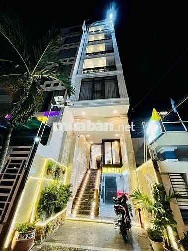 🏢Bán Khách sạn đừờng 11m Hùng Vương khu phố tây,cách biển 300m
