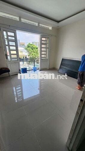 Cho thuê nhà 8,5tr hẻm xe tải. Có sân oto. Vào ở ngay 2pn.