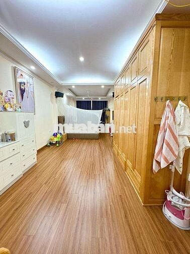 Bán gấp-Tôn Đức Thắng- Phân lô-Ô tô tránh-KD-6t thang máy-100m2-27 tỷ