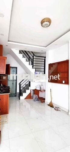 Nhà NC 7.5tr trung tâm CMT8 3 tầng 2PN2WC ở gđ, sv ở ghép, KDOL Rất OK