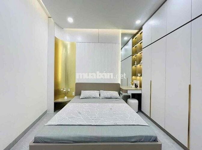 Chú Chính cần bán nhà đường Cô Giang, Quận 1. Giá 6Tỷ160/DT: 4m x 10m.