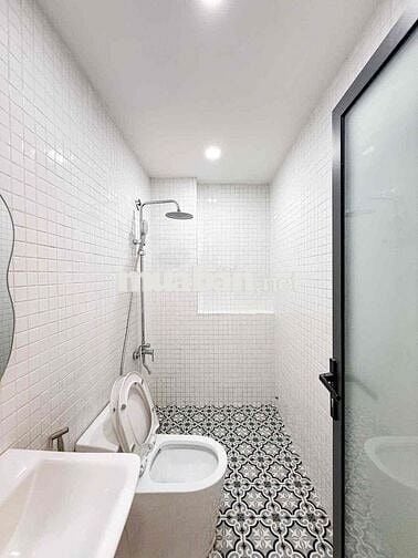 Cần bán gấp căn nhà vũ huy tuấn p1. bình Thạnh. hẻm 125/