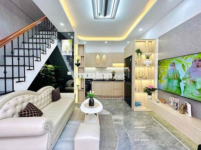 Cần bán gấp căn nhà hẻm. 377/ phan văn trị p11. bình Thạnh