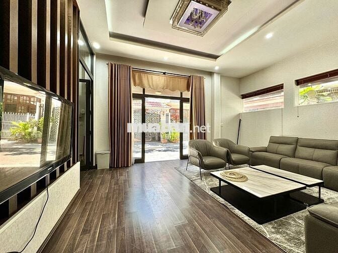NHÀ 2 TẦNG 3 MẶT TIỀN HẢI CHÂU SIÊU ĐẸP MỚI