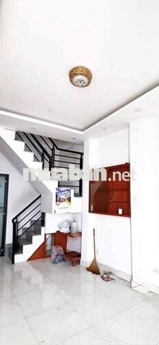 Nhà NC 7.5tr trung tâm CMT8 3 tầng 2PN2WC ở gđ, sv ở ghép, KDOL Rất OK
