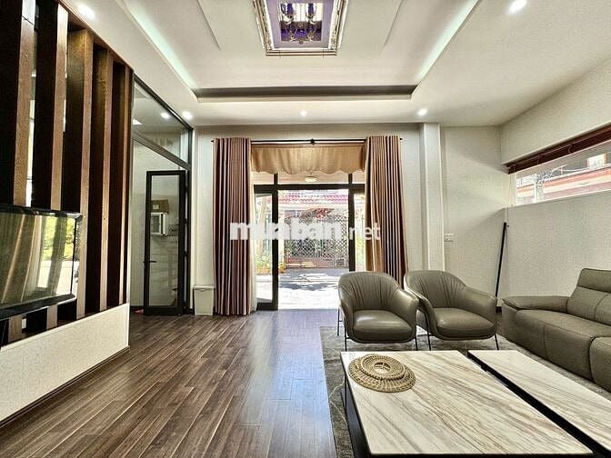 NHÀ 2 TẦNG 3 MẶT TIỀN HẢI CHÂU SIÊU ĐẸP MỚI