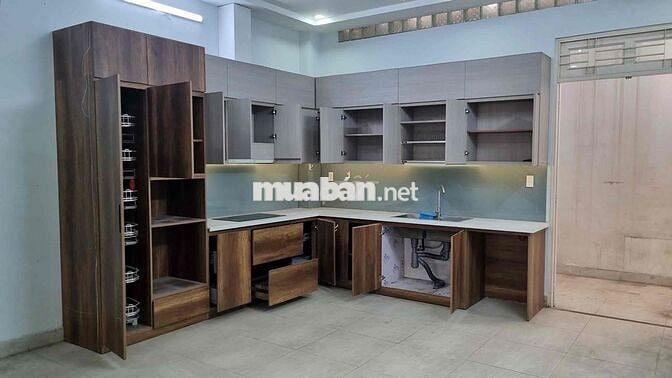 nhà thuê cực rẻ, 100m2 giá 15tr, 1trệt2lầu, 1 sân thượng, có nội thất,