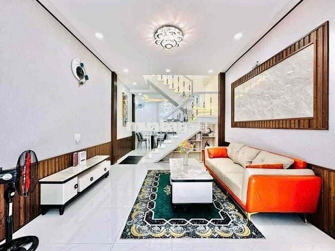 Chính chủ cần bán nhà đường Cao Văn Lầu, Quận 6. Giá 3,86Tỷ/ 4,5x10m.
