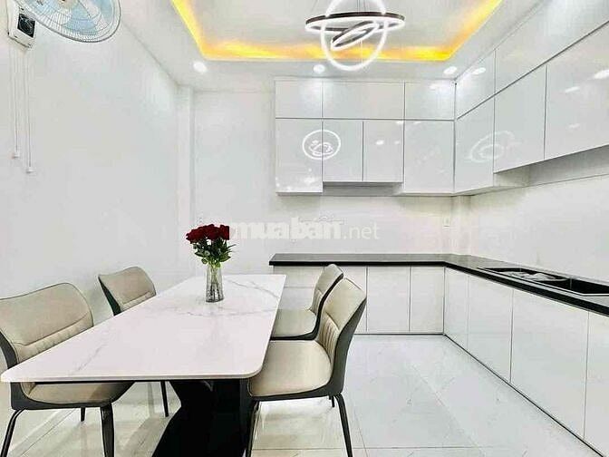 Chính chủ cần bán nhà đường Cao Văn Lầu, Quận 6. Giá 3,86Tỷ/ 4,5x10m.