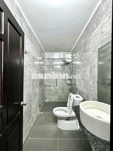 NHÀ 2 TẦNG 3 MẶT TIỀN HẢI CHÂU SIÊU ĐẸP MỚI