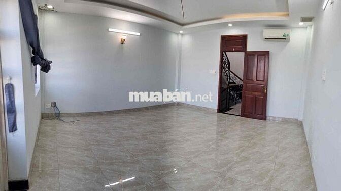 nhà thuê cực rẻ, 100m2 giá 15tr, 1trệt2lầu, 1 sân thượng, có nội thất,
