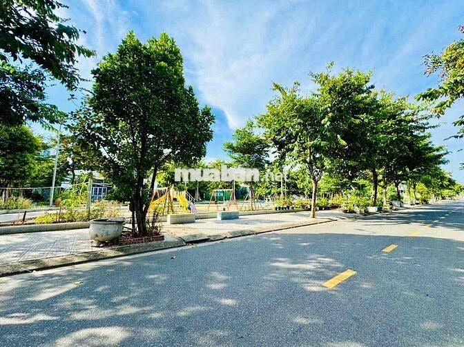 Bán lô góc Phan Tốn 7m5 - Đồng Phước Huyến 5m5 , thông Võ Chí Công