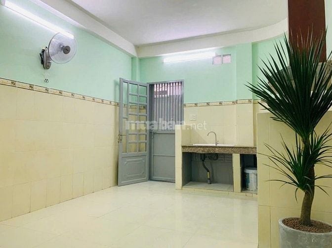 Góc 3 mặt Hẻm Hoà Hưng,Có cửa sau 5Tầng,4PN, Siêu Thị,Tr Học,Cửa Hàng 