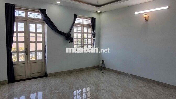 nhà thuê cực rẻ, 100m2 giá 15tr, 1trệt2lầu, 1 sân thượng, có nội thất,