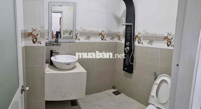 nhà thuê cực rẻ, 100m2 giá 15tr, 1trệt2lầu, 1 sân thượng, có nội thất,