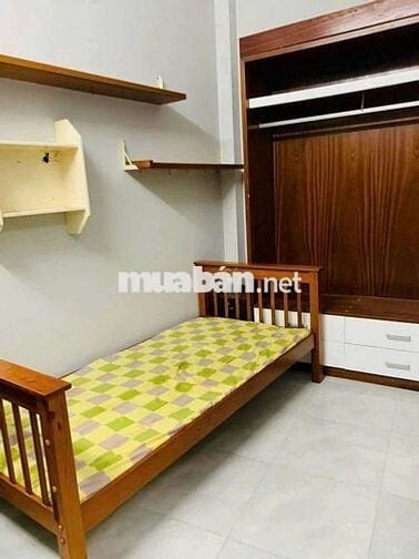 Cho thuê nhà nguyên căn mặt tiền hẻm 1622 view sông