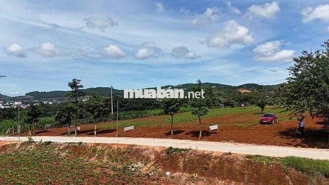 cần bán đất mặt tiền đường quốc lộ 725 đối diện cà phê mê linh