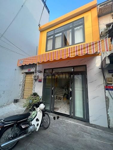 Bán gấp nhà hẻm 5m gần chợ Phú Lâm q6