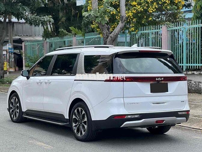 KIA CARNIVAL 2.2D LUXURY 8S 2023 ODO 41.000km