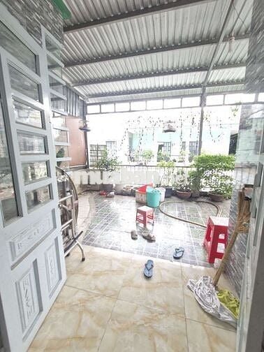 Cho thuê nhà lầu hẻm thông xe hơi