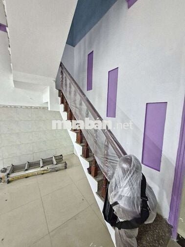 Cho thuê nhà mặt tiền đường buôn bán kinh doanh.