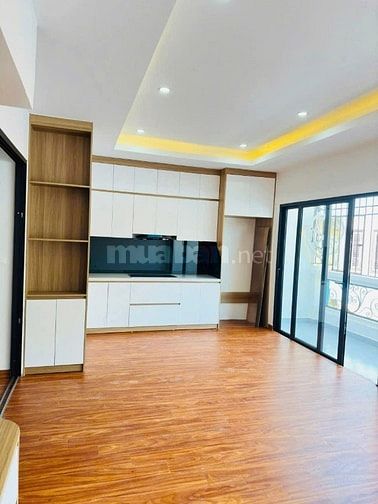 Bán Nhà Phố Hoàng Văn Thái – Kinh Doanh, Ở Ngay, Giá Tốt