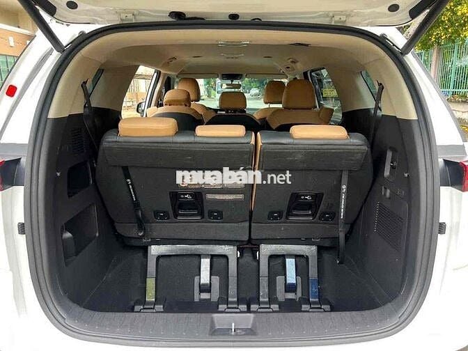 KIA CARNIVAL 2.2D LUXURY 8S 2023 ODO 41.000km