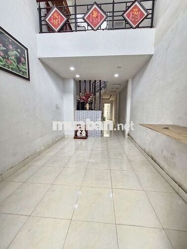 Cho thuê nhà lầu hẻm thông xe tải