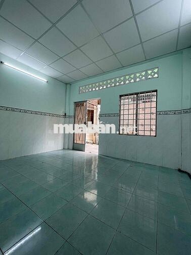 Nhà ngõ hẻm 55m2 có gác suốt, giáp quận 1,  gần trường