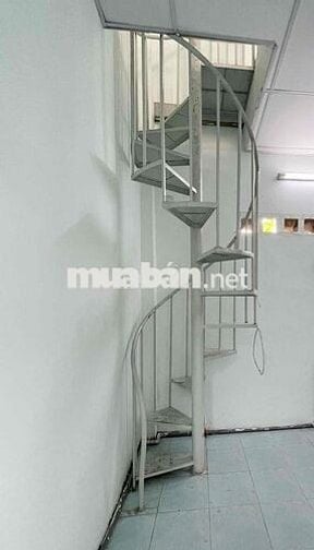Nhà ngõ hẻm 55m2 có gác suốt, giáp quận 1,  gần trường