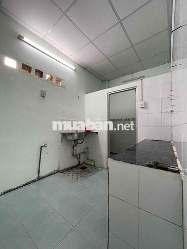 Nhà ngõ hẻm 55m2 có gác suốt, giáp quận 1,  gần trường