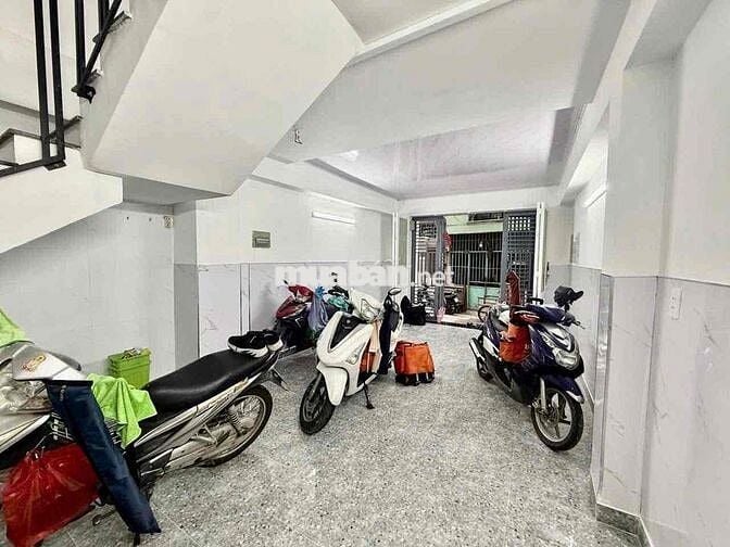 BÁN CĂN HỘ DỊCH VỤ MỚI - SÁT ĐH NGÃ TƯ HÀNG XANH