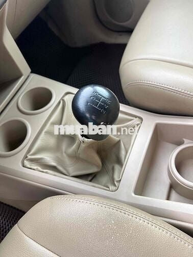 Ford Everest 2012 2.5L 4x2 MT - 2 km