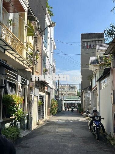 LÔ ĐẤT ĐẸP THỖ CƯ NGANG 6M XD CAO TẦNG GẦN NGAY PHẠM VĂN ĐỒNG