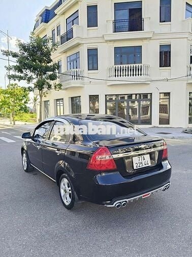 Bán Chevrolet Aveo 2015 số sàn. Máy 1.5
