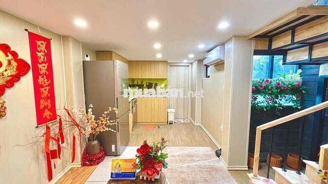 Nhà đẹp xe máy chánh gần chợ trường đại học