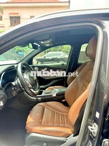 Mercedes Benz GLC300 2022 - 56000 km