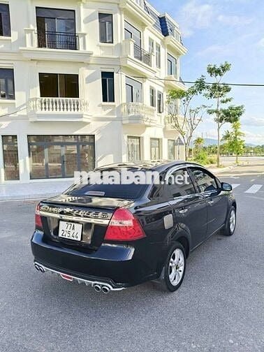 Bán Chevrolet Aveo 2015 số sàn. Máy 1.5