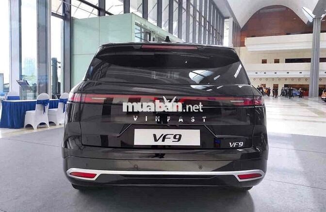 VinFast VF9 2025 Plus giao ngay ưu đãi 238 triệu