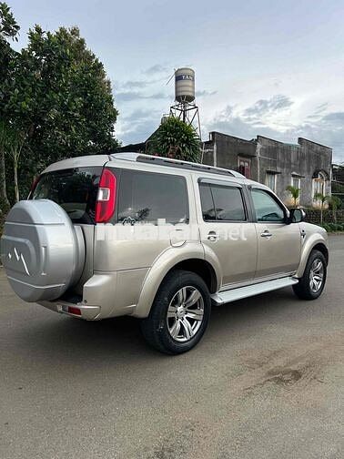 Ford Everest 2012 2.5L 4x2 MT - 2 km