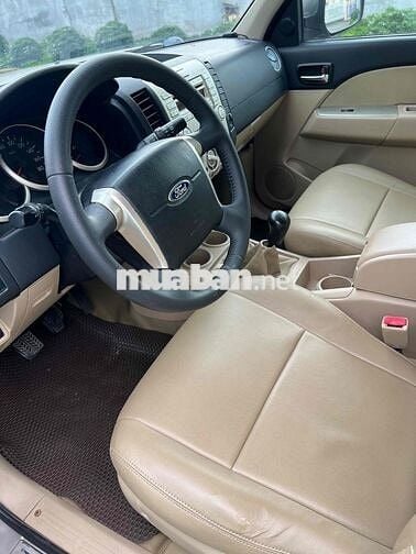 Ford Everest 2012 2.5L 4x2 MT - 2 km