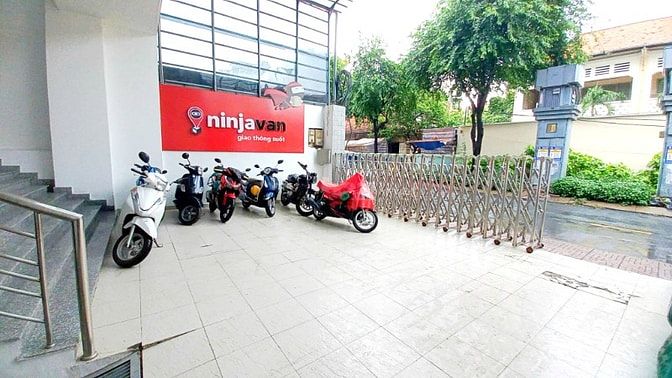 Tòa nhà 33 - 35 Huỳnh Tịnh Của, Q3. DT 10x20m – Hầm 7 lầu, TM, PCCC
