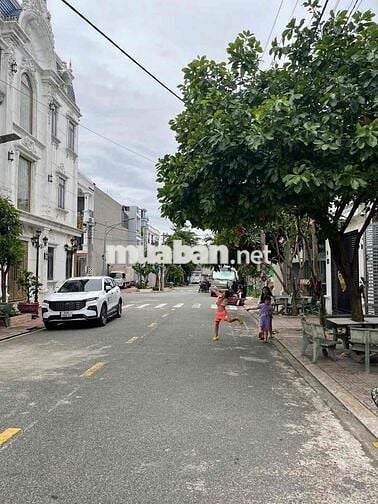 Nhà Ở Ngay, Trệt 2 Lầu, 5PN, 85M2, MT 14M, KDC Lê Phong, 4 ĐỒNG