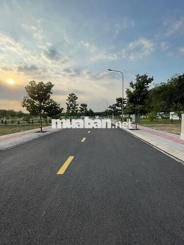Bán Gấp Lô Đất 72m2 - SHR - Sát KCN Visip 3