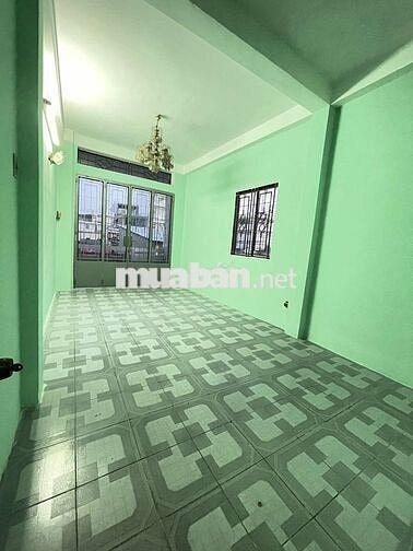 Cho thuê nhà nguyên căn mặt tiền đường Hậu Giang